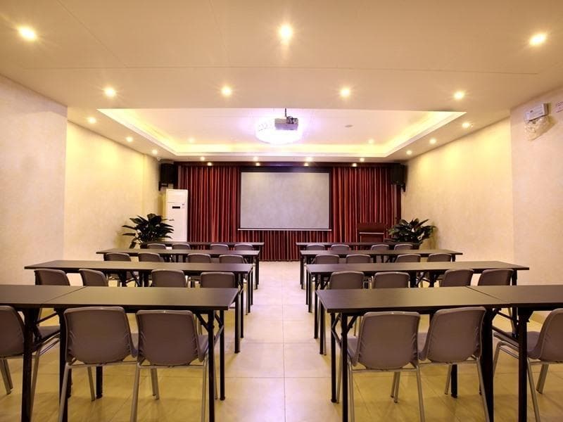 Greentree Inn Yalongwan Yingbin Ave Jiyang 4