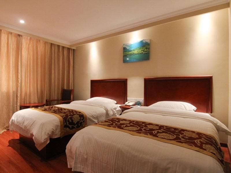 Greentree Inn Jiangsu Zhenjiang Jurong Yalong Business Hotel 4