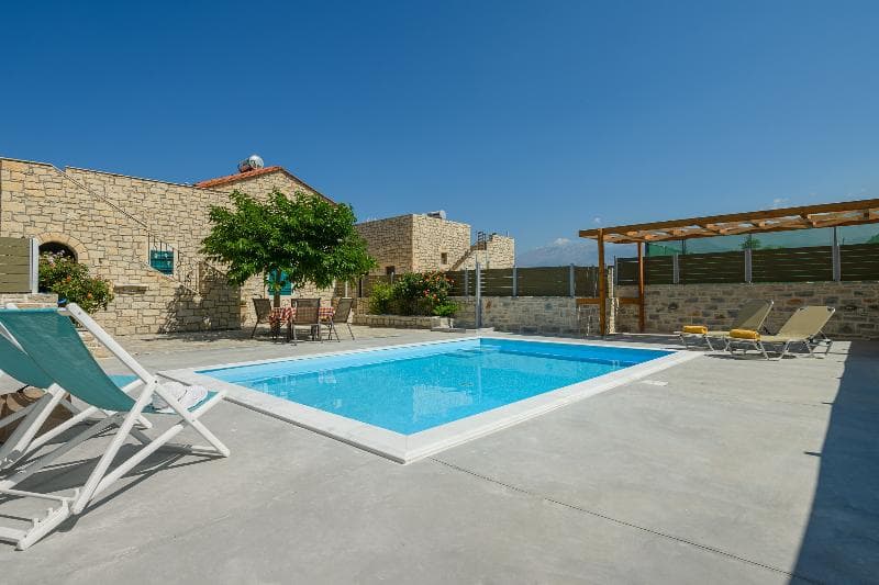 Orelia Cretan Villas & Deluxe Apartments 4