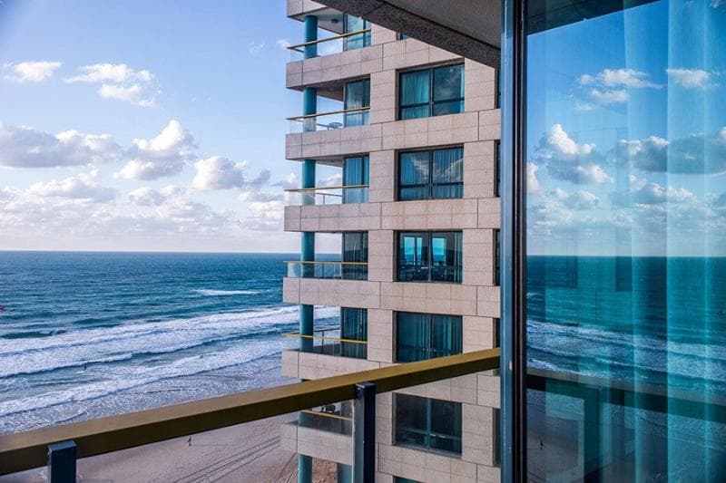Herbert Samuel Okeanos Suites Herzliya main