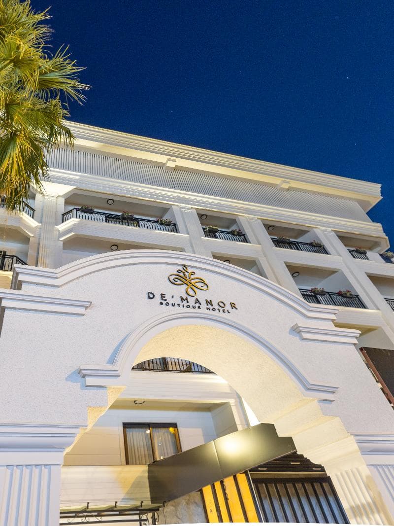 De Manor Boutique Adult Only +16  Age 5