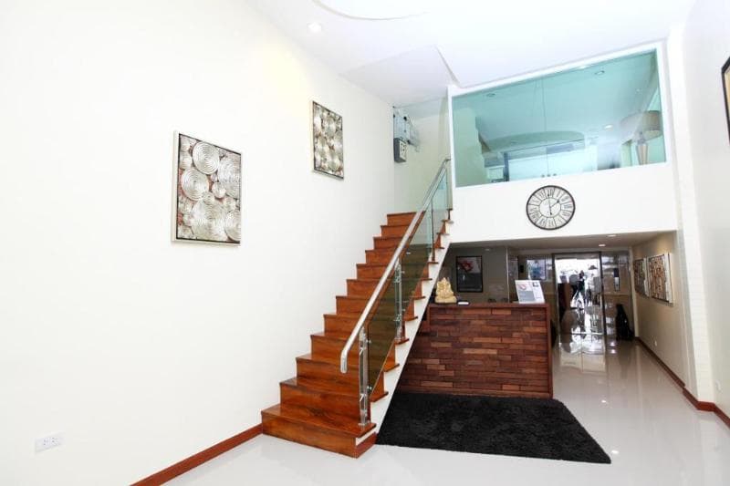 V Check Inn Sukhumvit 22 photo 1
