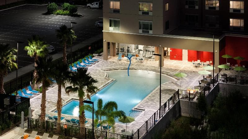 Holiday Inn Express & Suites Orlando At Seaworld 5