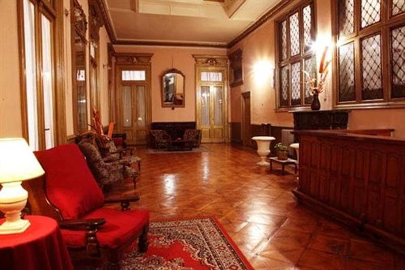 Hotel Reina 4