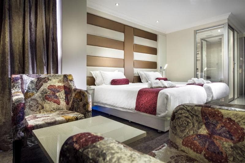 Swan River Hotel 3