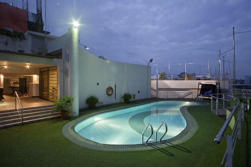 Lakeshore Hotel & Apartments 3