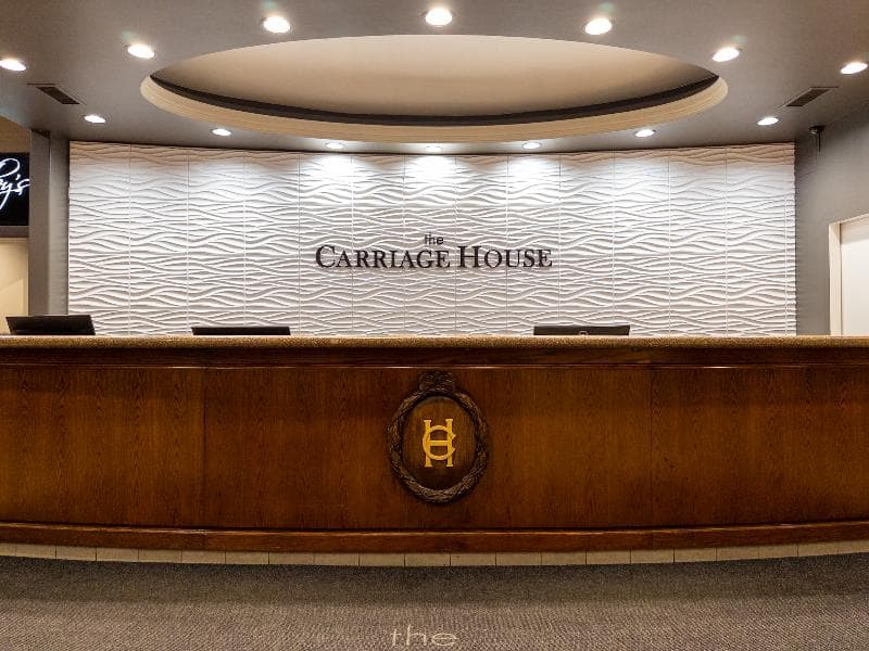 Carriage House Inn 4