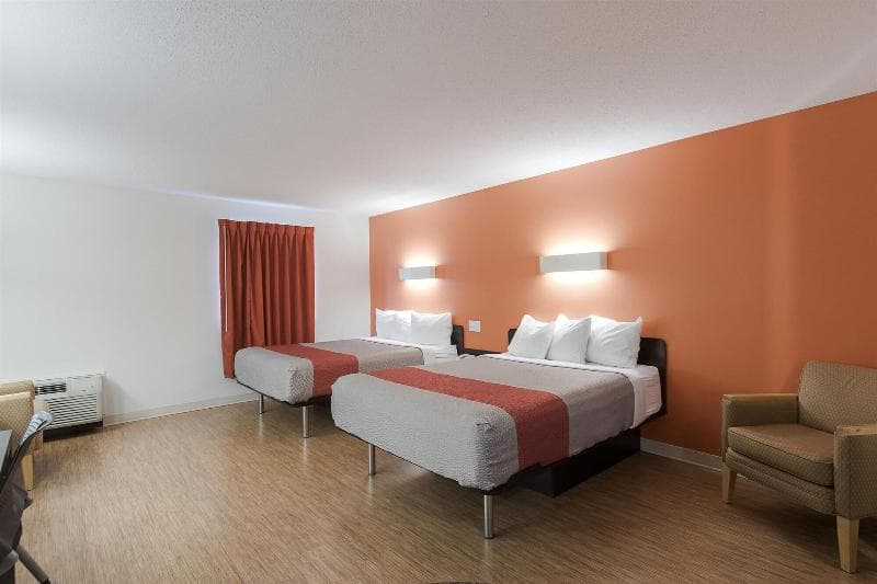 Motel 6 Brandon 4