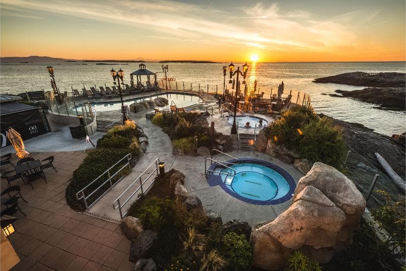 Oak Bay Beach Hotel 4