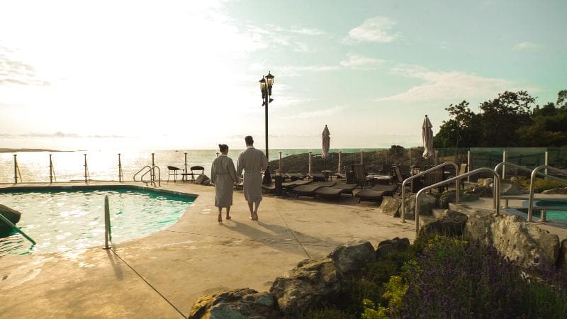Oak Bay Beach Hotel 3