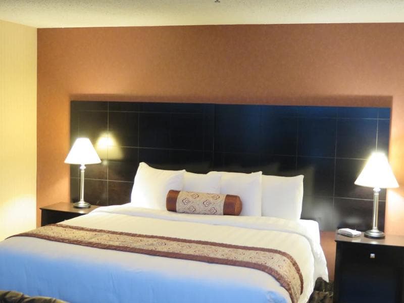 Coast Nisku Inn & Conference Centre 4