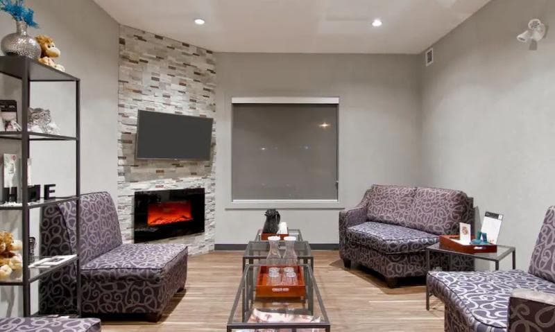Home Inn And Suites Regina Airport 5