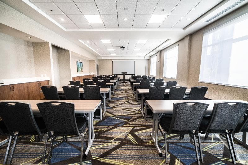 Candlewood Suites West Edmonton - Mall Area, an IHG Hotel 3