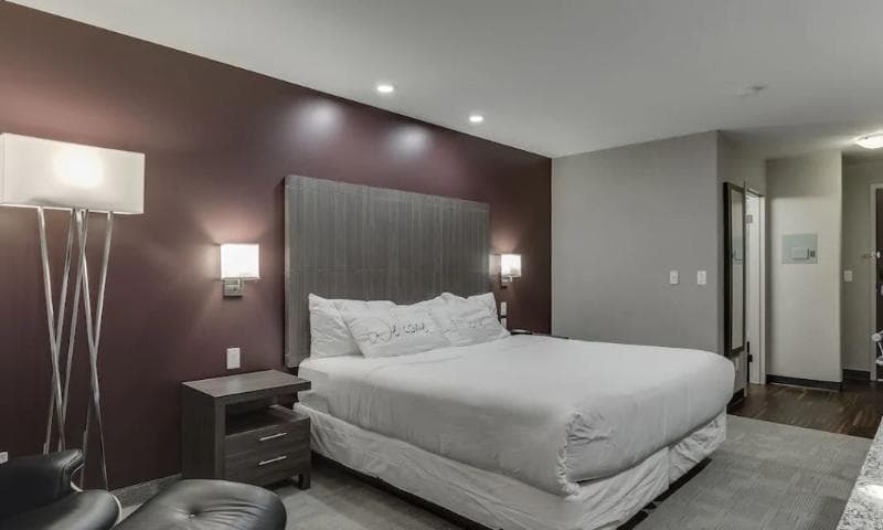 Home Inn & Suites Saskatoon South 5