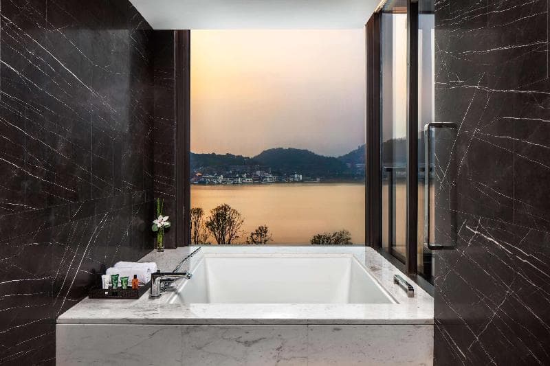 Hilton Ningbo Dongqian Lake 3