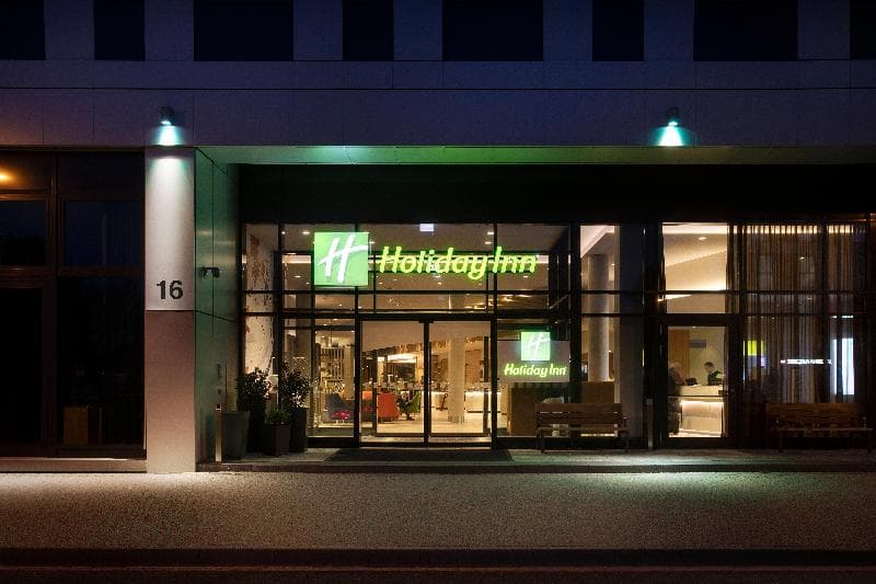 Holiday Inn Frankfurt Airport 3