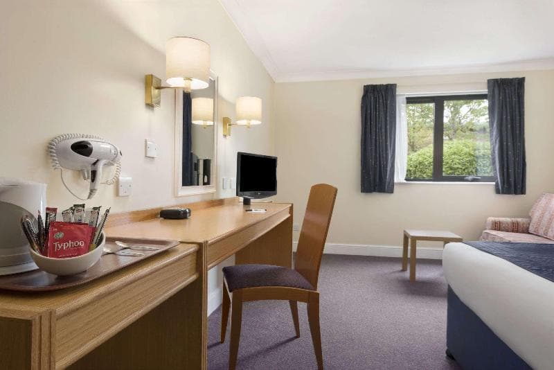 Days Inn By Wyndham Stafford 5