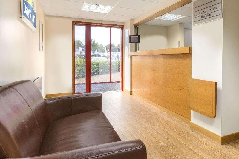 Days Inn By Wyndham Magor 4