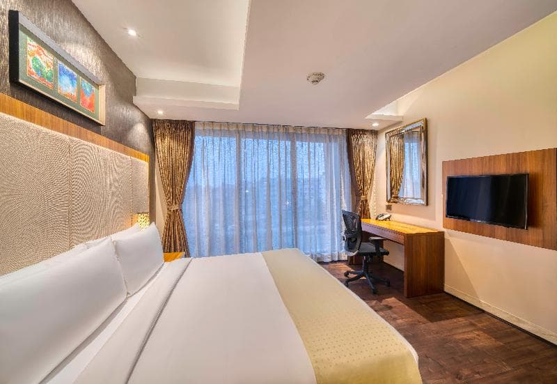 Holiday Inn Kolkata Airport 4
