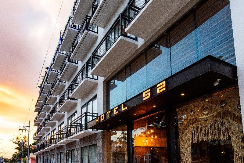 Hotel 52 2