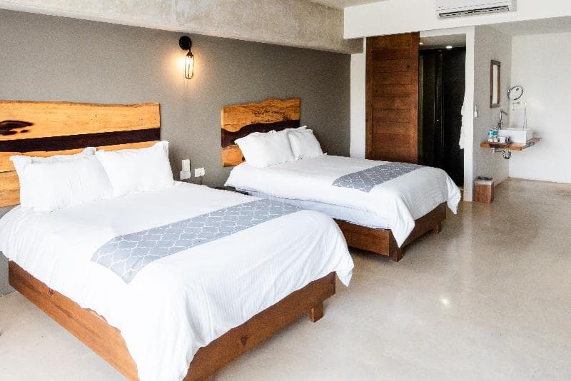 Hotel 52 5