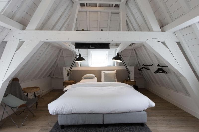 Eye Hotel 3