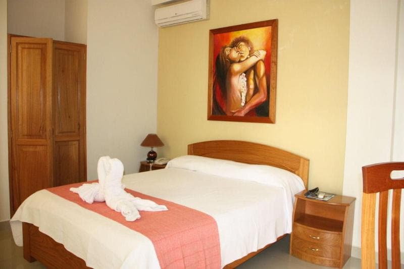 Royal Kerkus Hotel 4
