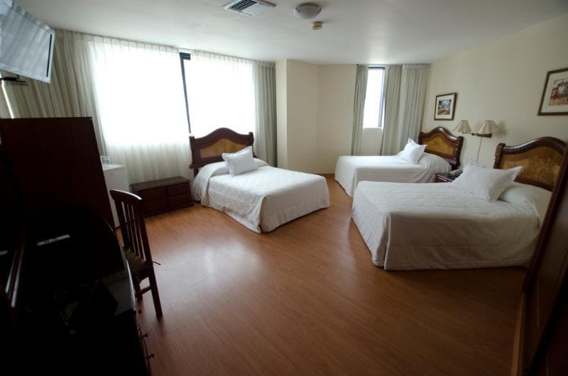 Miraflores Colon Hotel 5
