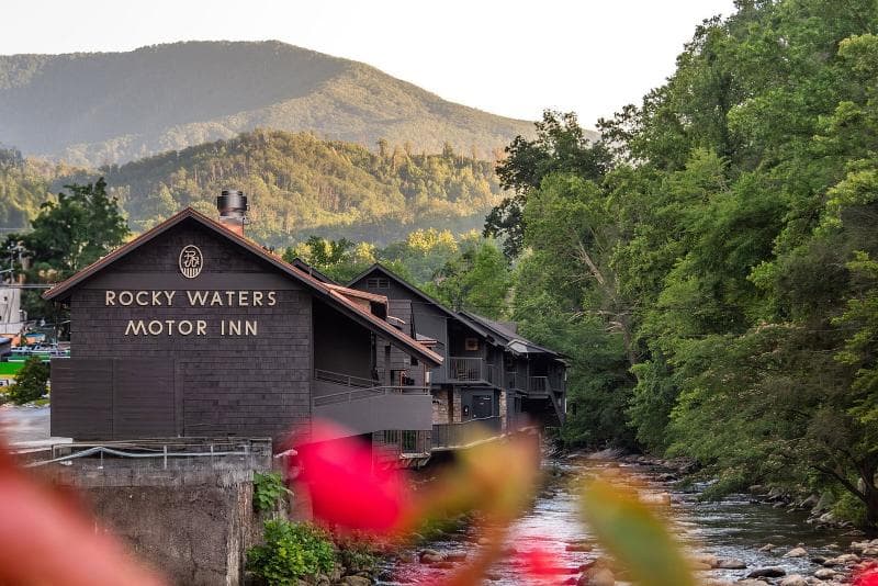 Rocky Waters Motor Inn 4
