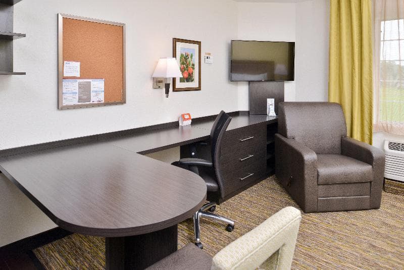 Candlewood Suites Beaumont 3