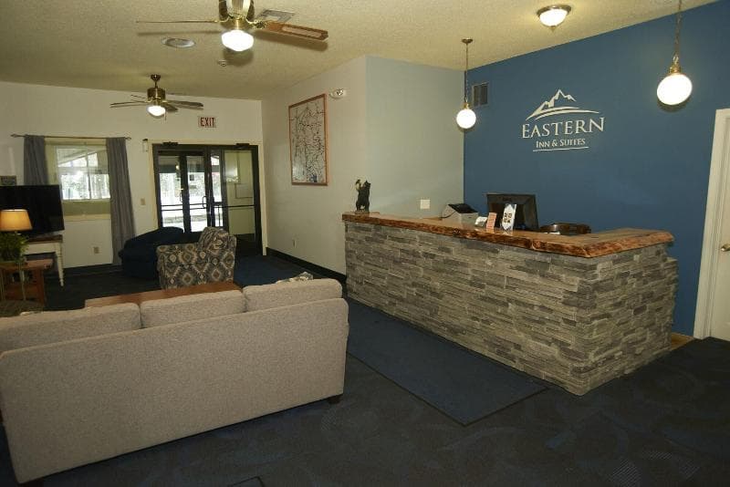 Eastern Inn & Suites 3