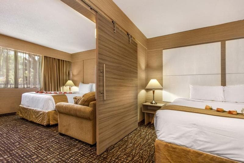 Ocean Beach Palace 5