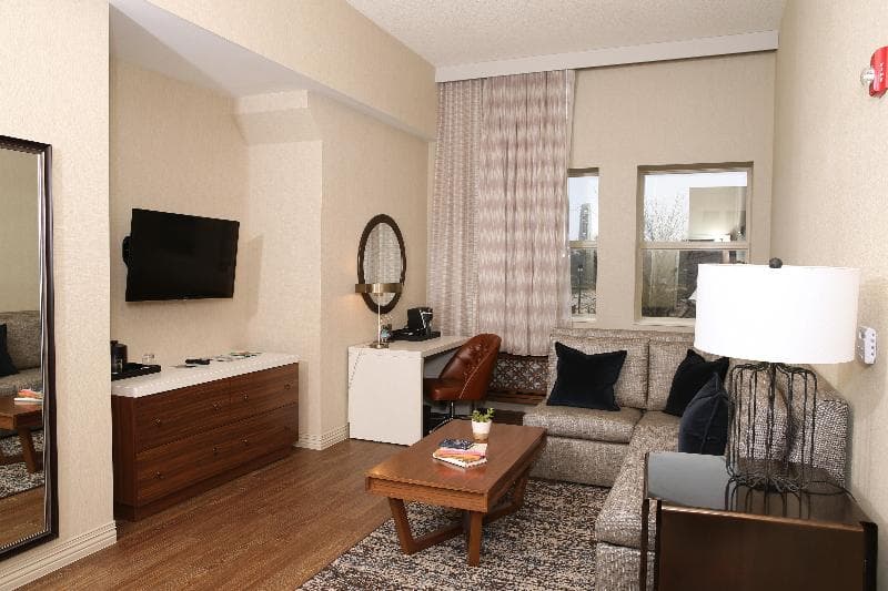 Hotel Indigo Naperville Riverwalk 3