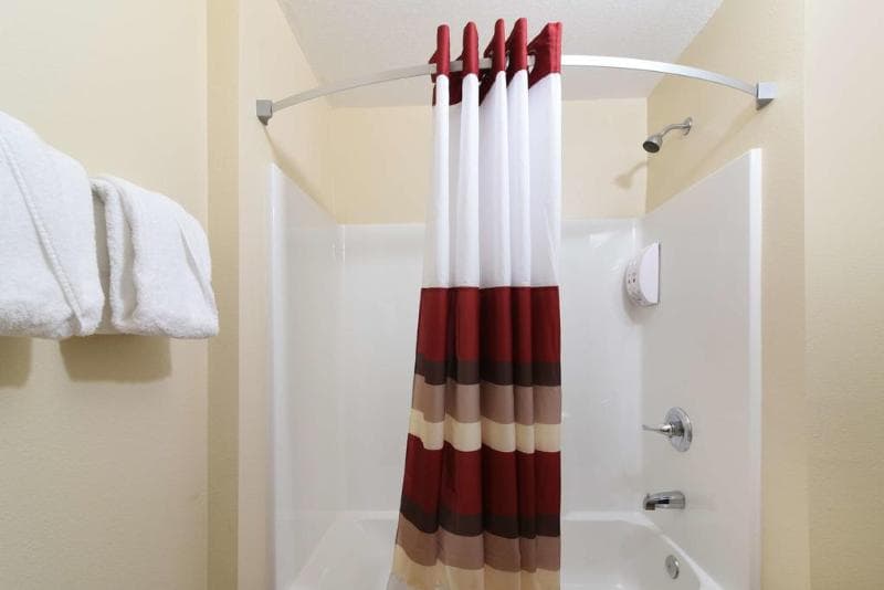 Red Roof Inn Bakersfield 3