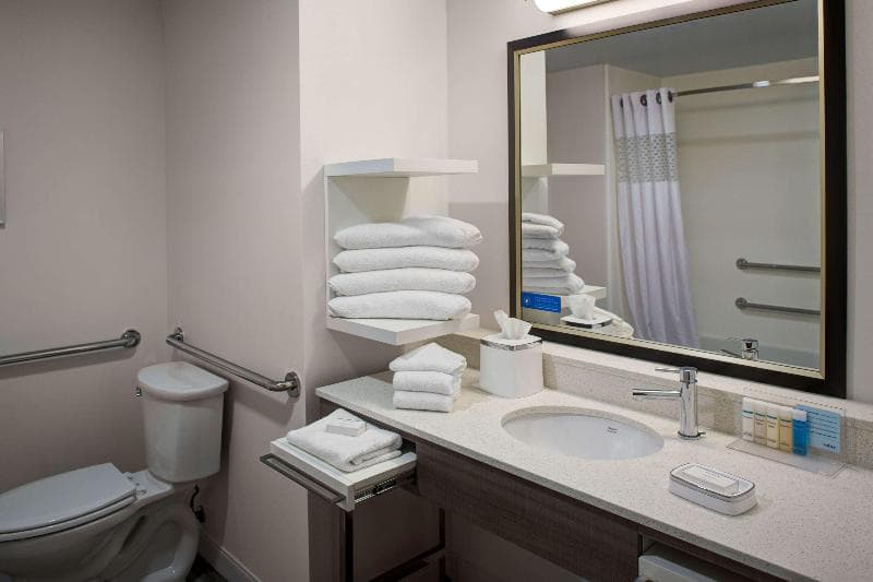 Hampton Inn & Suites Syracuse North Airport Area 2