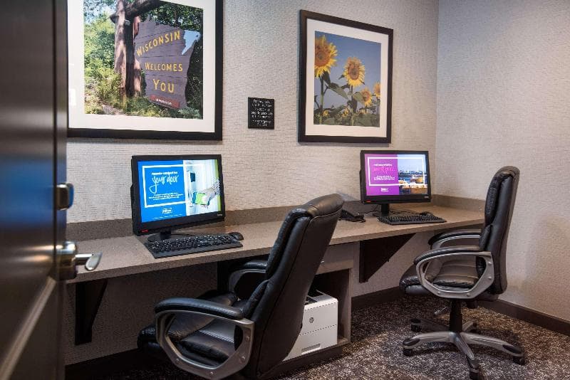 Hampton Inn & Suites at Wisconsin Dells Lake Delton photo 1