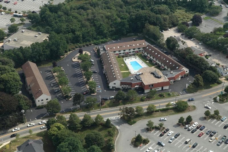 Admiralty Inn Suites photo 1