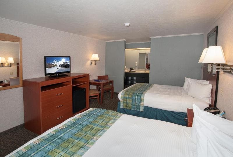 Brandin Iron Inn 5