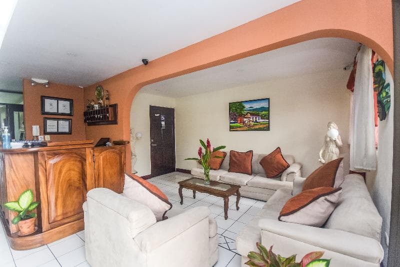 Berlor Airport Inn 2