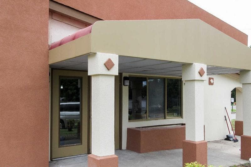 Red Carpet Inn & Suites 5