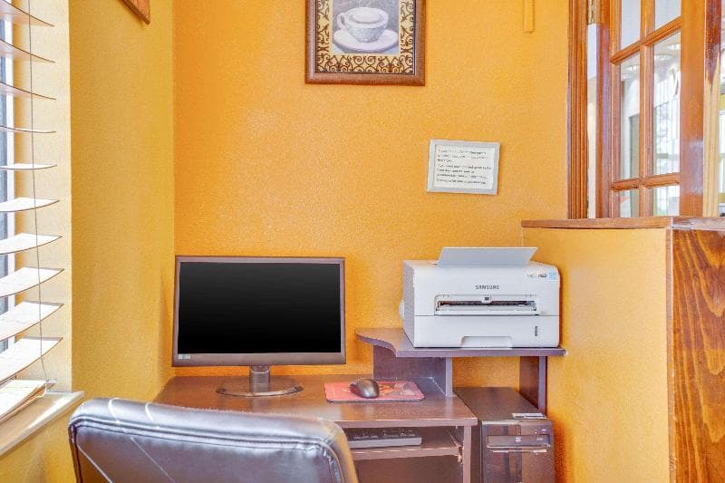 Econo Lodge Inn Suites Suburbs photo 1