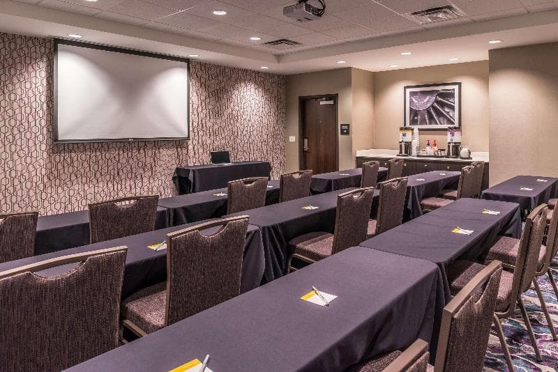 Hampton Inn & Suites Wixom 3