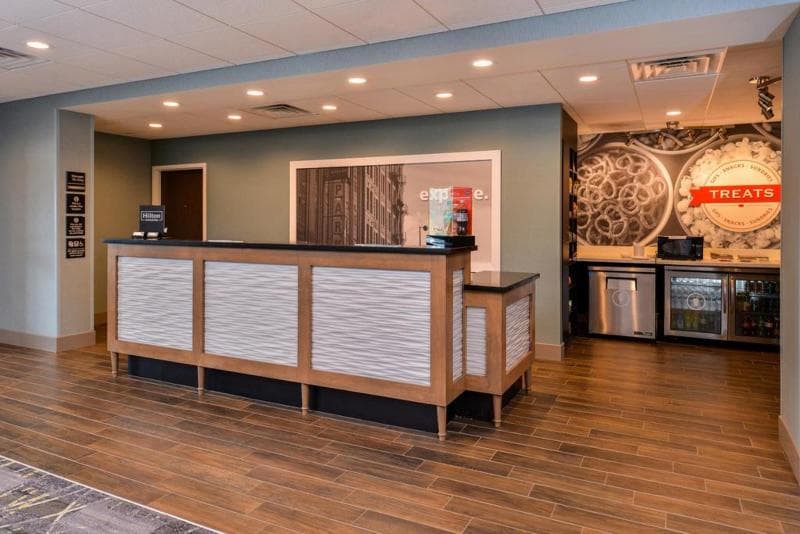 Hampton Inn by Hilton Omaha Airport, IA 5