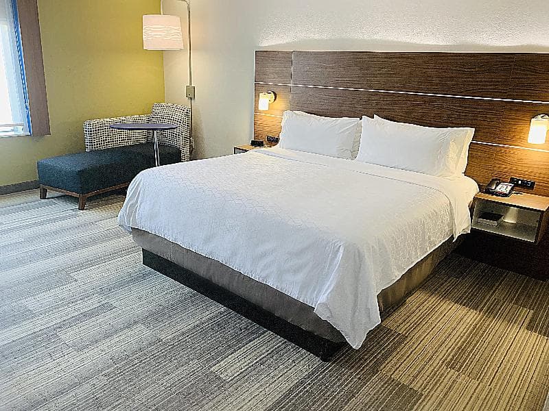 Holiday Inn Express Suites Moore photo 1