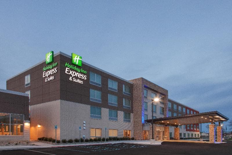 Holiday Inn Express Suites Sterling Heights Detroi photo 1