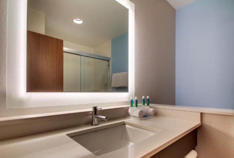 Holiday Inn Express And Suites Charleston Ne Mt Pleasant Us17 4