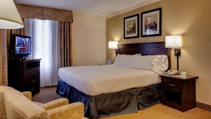 Holiday Inn Express & Suites Amherst-Hadley 5