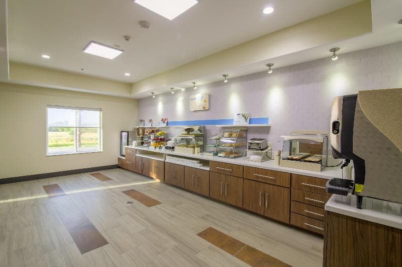 Holiday Inn Express Suites Raymondville main