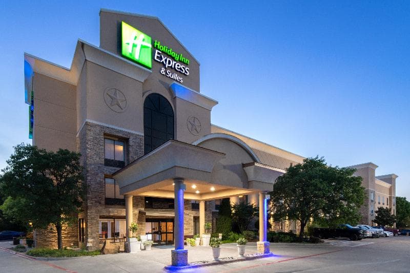Holiday Inn Express Suites Arlington I 20 Parks Ma 2