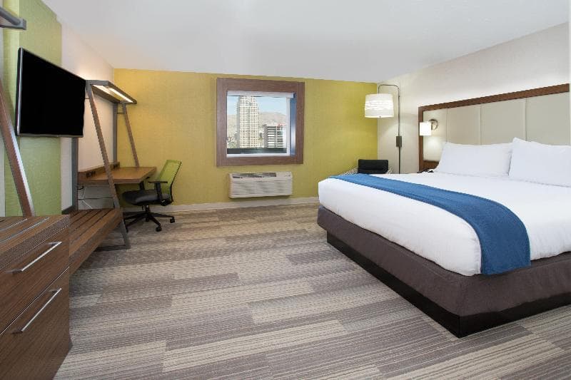 Holiday Inn Express Suites Blackwell 4